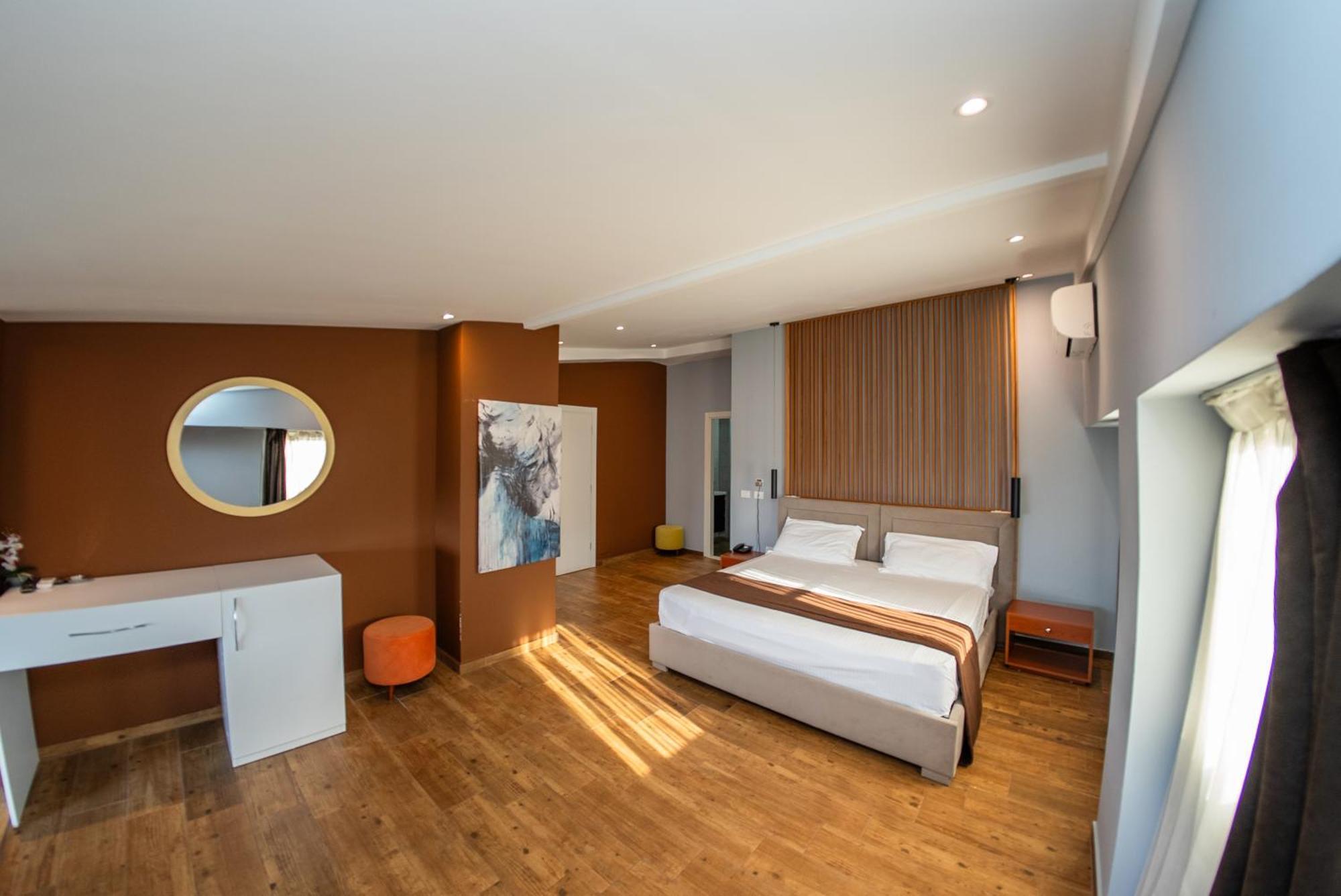 Olivar Hotel Tirana Selita Kültér fotó