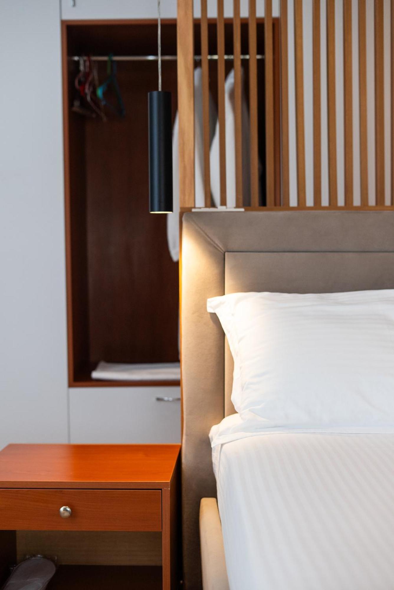 Olivar Hotel Tirana Selita Kültér fotó