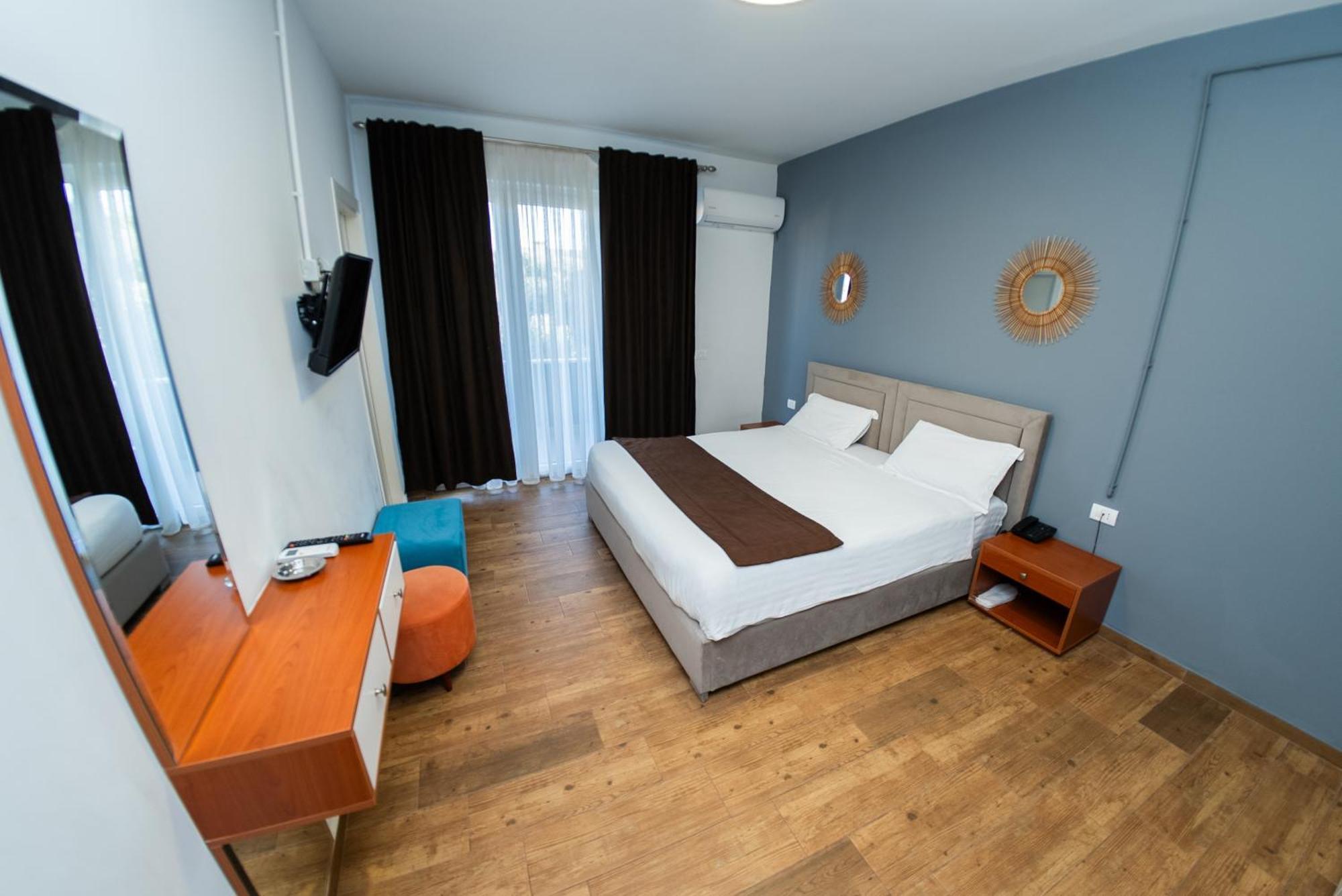Olivar Hotel Tirana Selita Kültér fotó