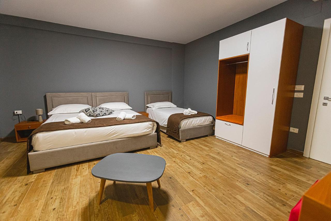 Olivar Hotel Tirana Selita Kültér fotó